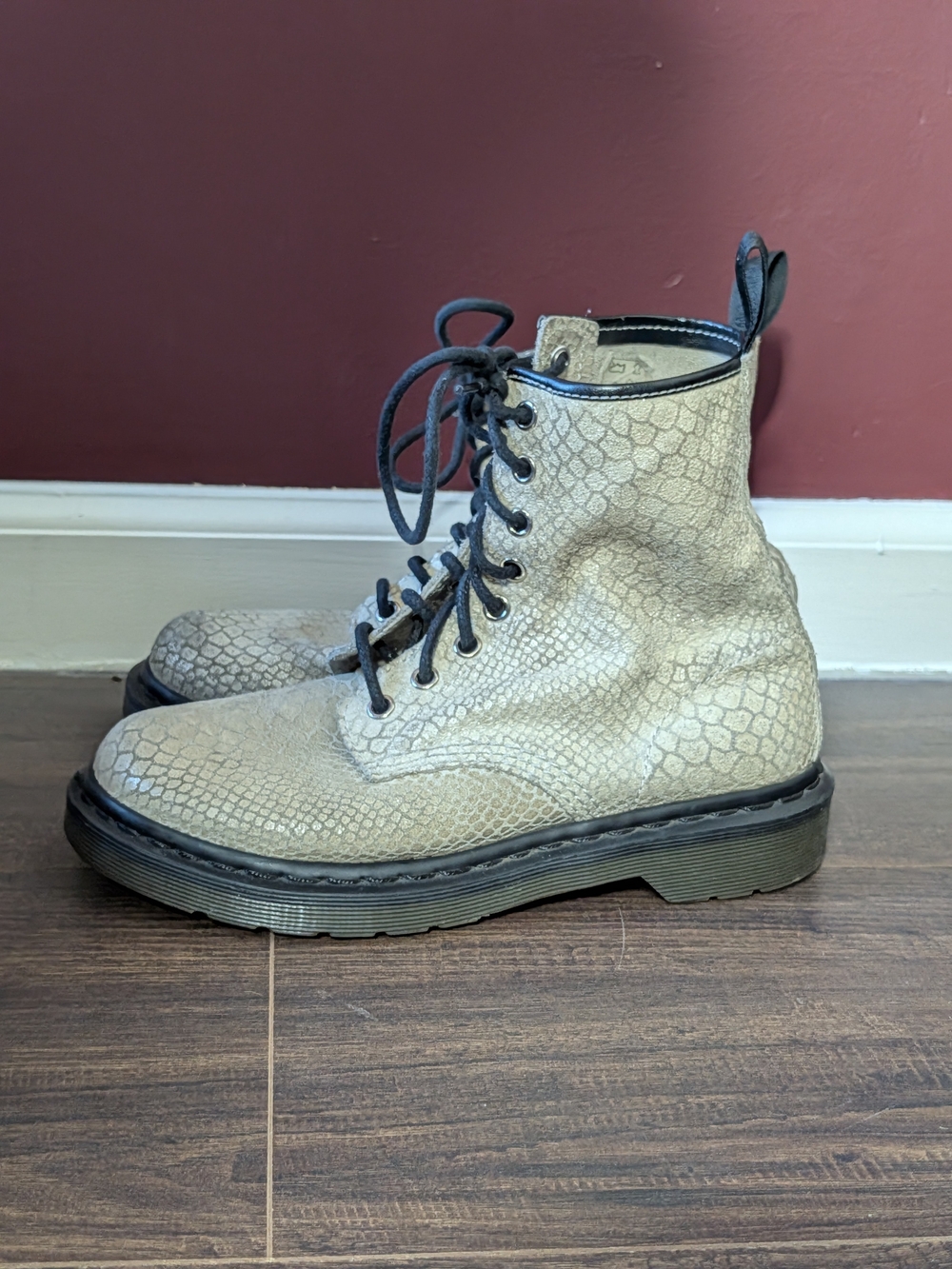 Dr. Martens Doc Martens Green Snakeskin  Suede Reptile-Texture Combat Boots 7W